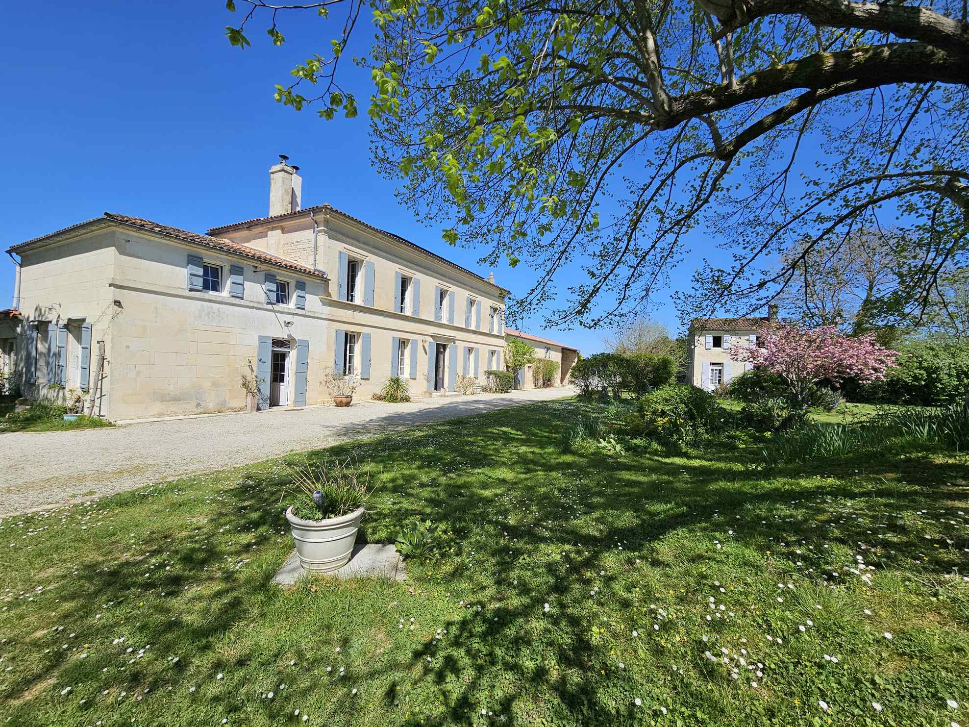 Propriété d&rsquo;exception à proximité de Saintes