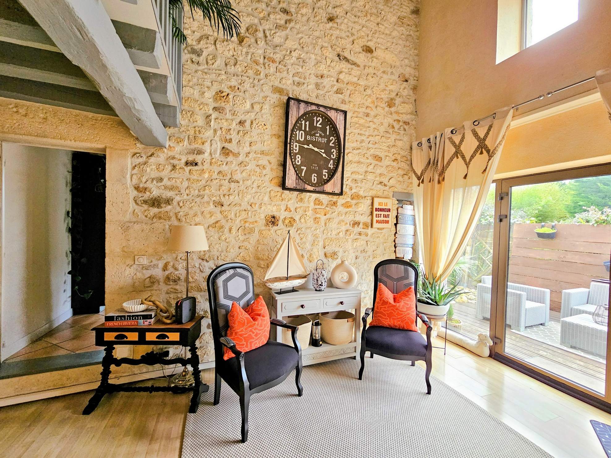 Photo 3